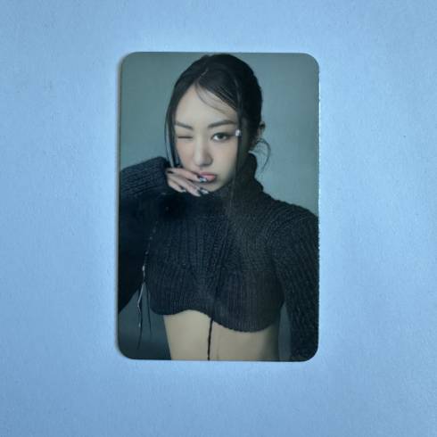 MEOVV 1ST EP ALBUM 'EYES VVIDE OPEN' WHOSFAN FANSIGN PHOTOCARD - GAWON